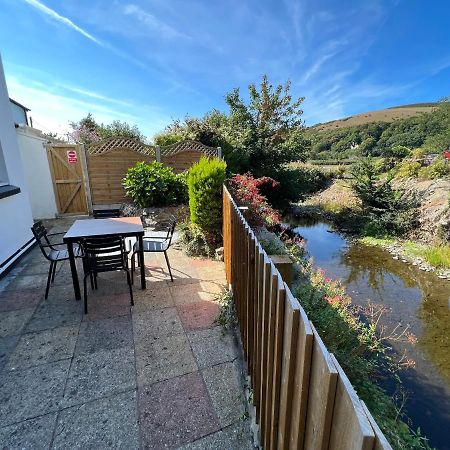 Escapism Wales Gwalia Villa Llanrhystyd Exterior photo